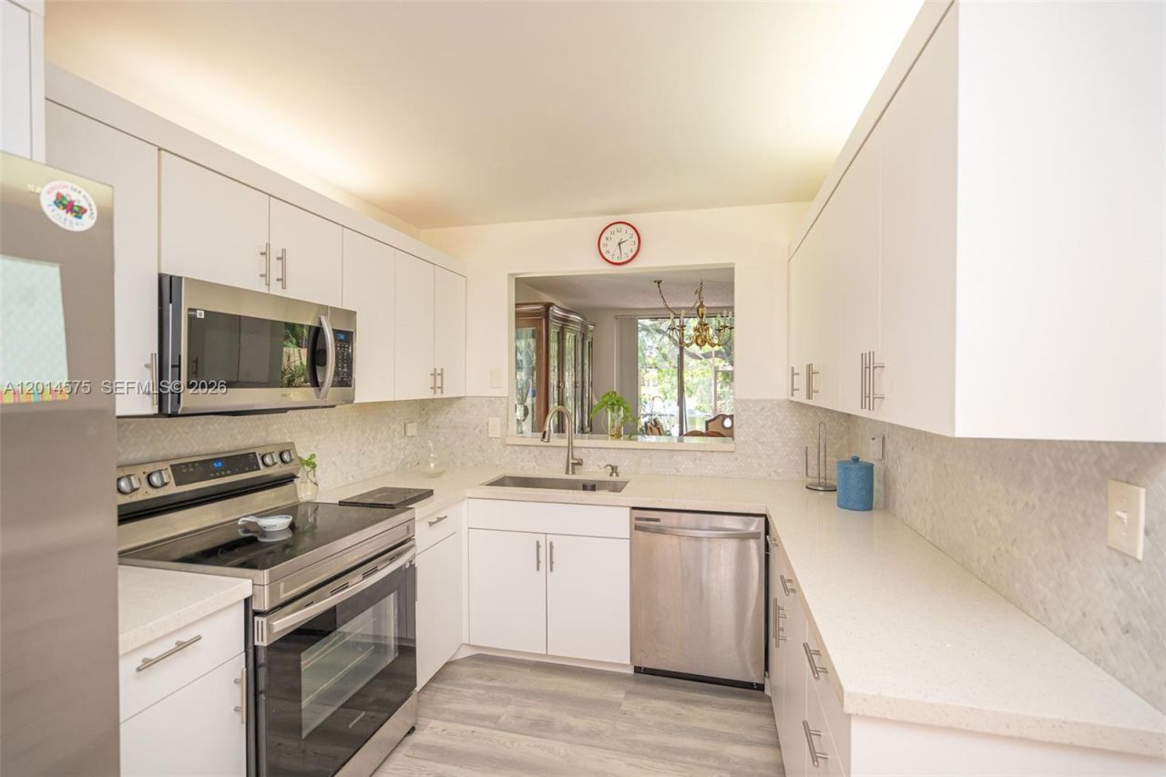 3350 Torremolinos Ave , Unit F-40, Doral, FL 33178 Photo
