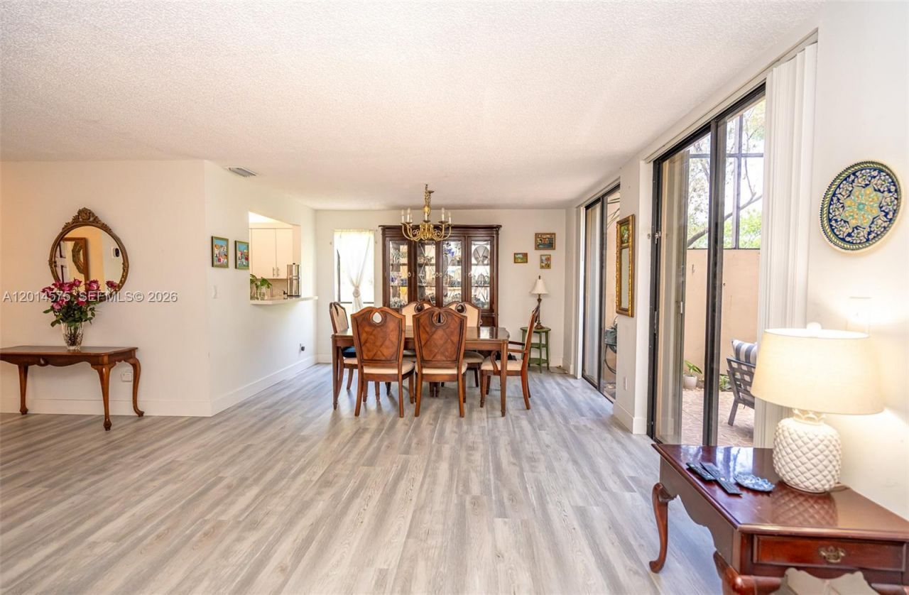 3350 Torremolinos Ave , Unit F-40, Doral, FL 33178 Photo