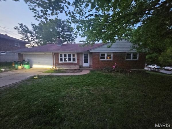 2443 Caverhill Drive , St Louis, MO 63136