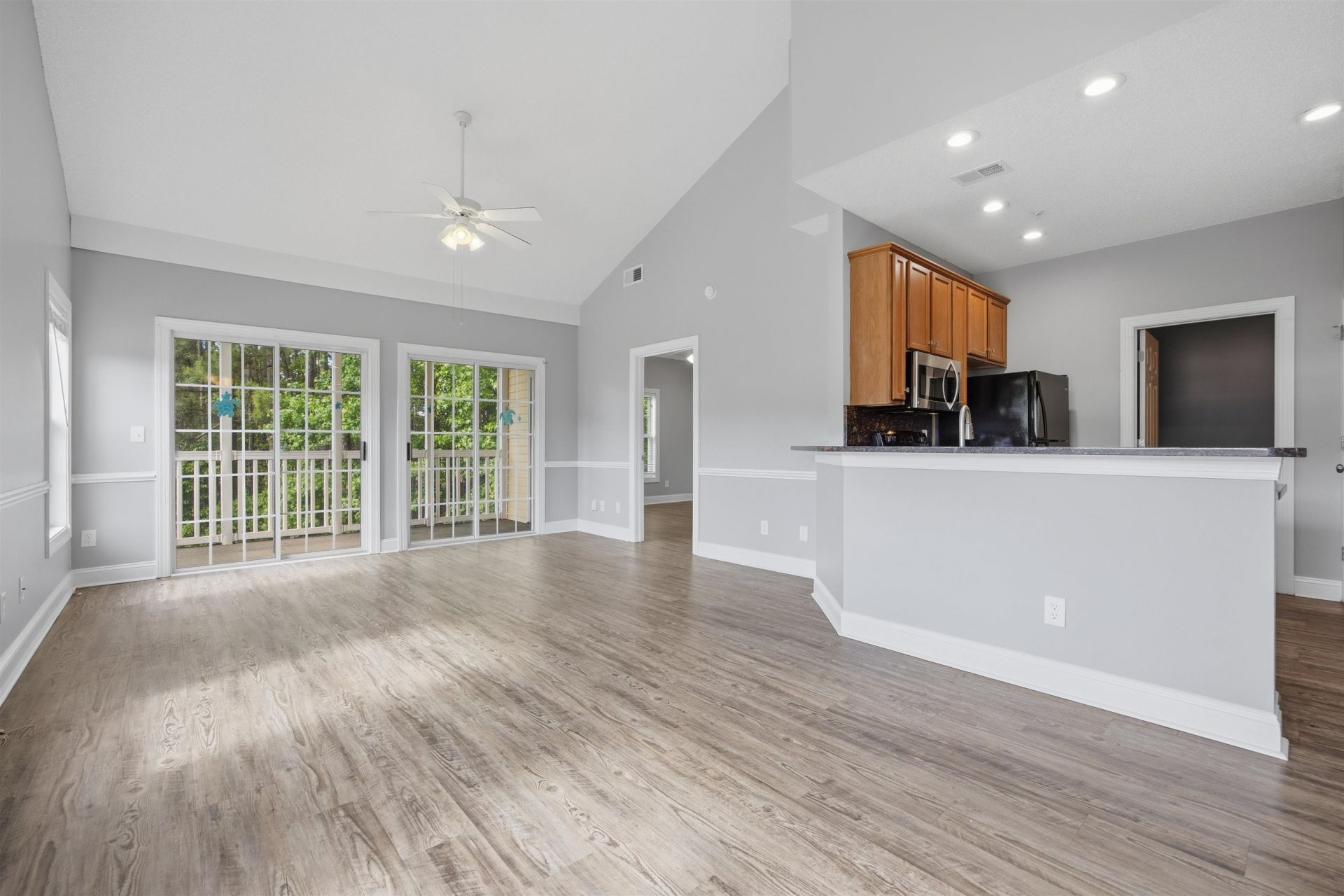5054 Belleglen Ct. Photo 9