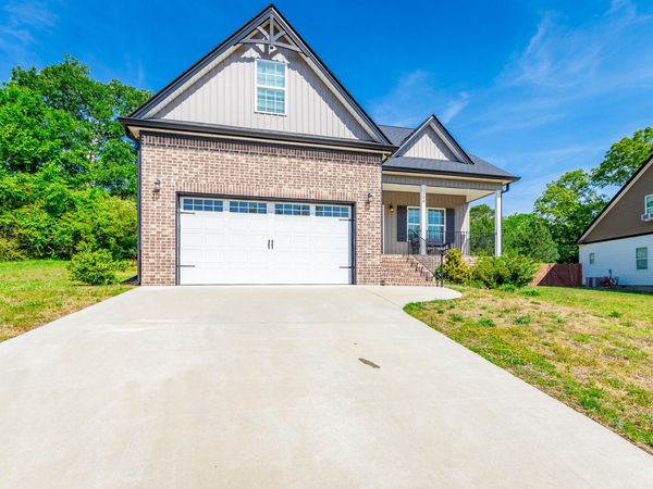 200 Eastview Cove Drive, Cleveland, TN 37323