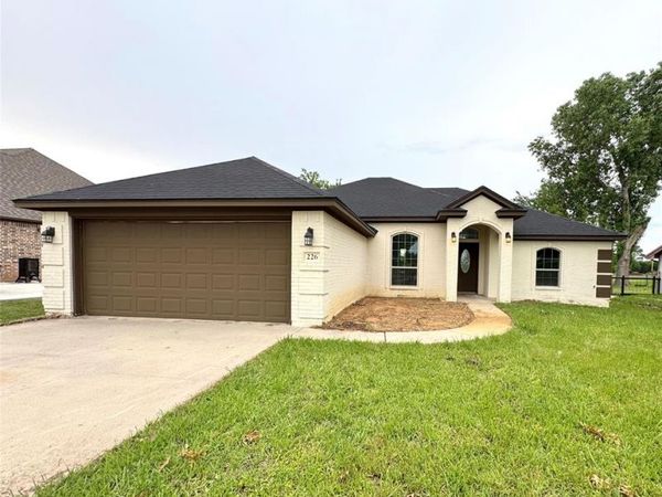 226 Lakeview Drive, Runaway Bay, TX 76426