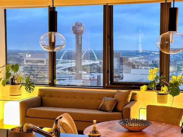 1200 Main Street, Unit 2402, Dallas, TX 75202