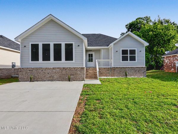 1738 Garden Park Drive, Biloxi, MS 39531