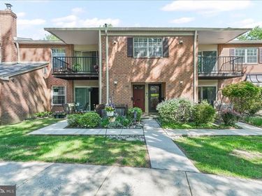 250 OLD FORGE CROSSING, Unit 250, WAYNE, PA 19087