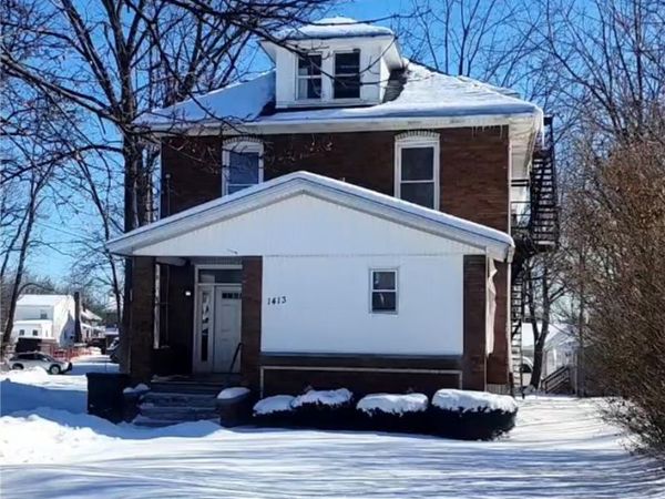 1413 East Avenue , Akron, OH 44307