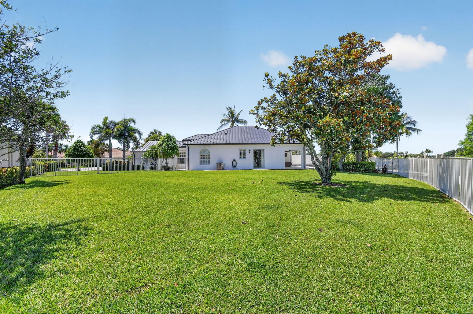 8142 Jolly Harbour Court, Wellington, FL 33414 Photo