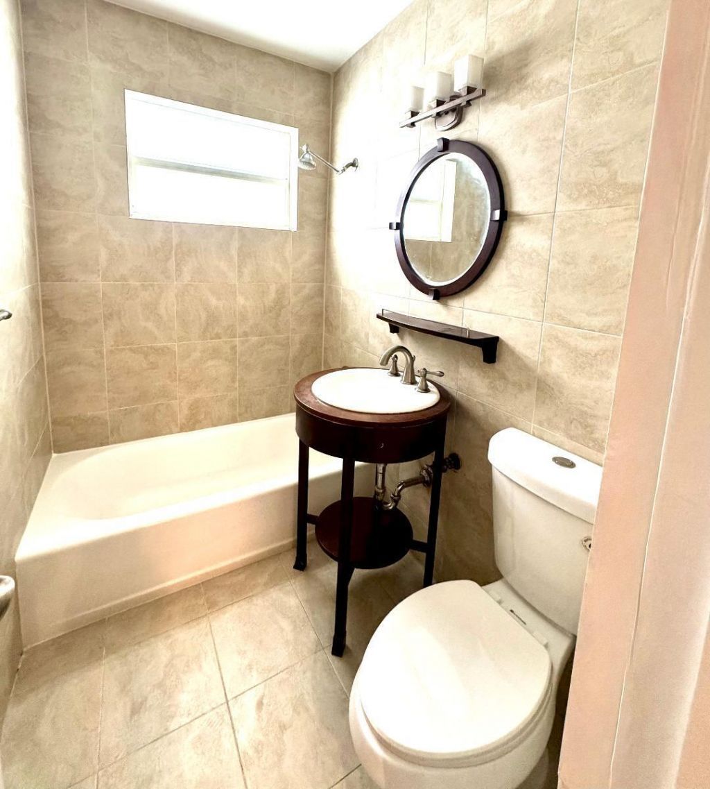 1242 Alton Road, Unit 202, Miami Beach, FL 33139 Photo
