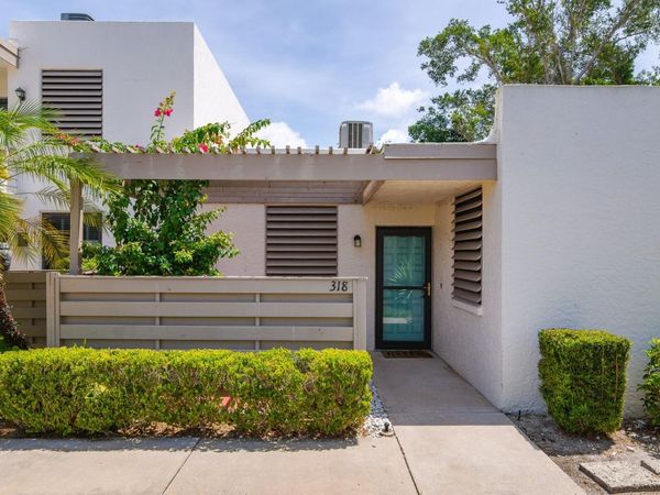 318 TIMBERLAKE DRIVE , BRADENTON, FL 34210