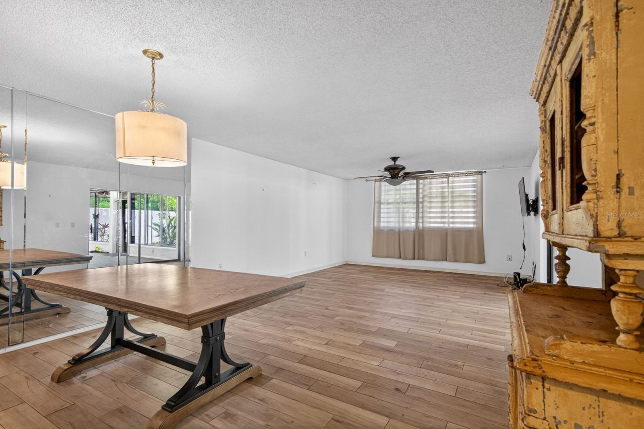 318 Timberlake Drive, Bradenton, FL 34210 Photo