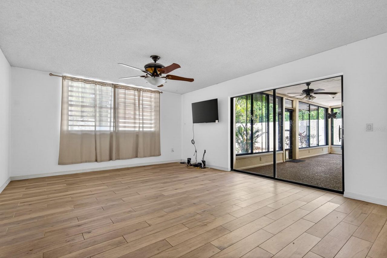 318 Timberlake Drive, Bradenton, FL 34210 Photo