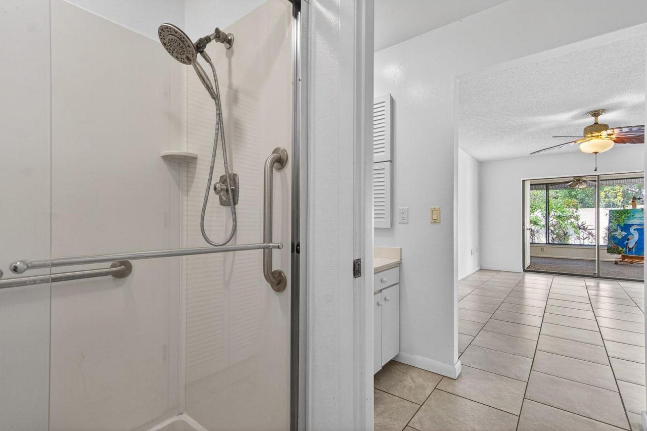 318 Timberlake Drive, Bradenton, FL 34210 Photo