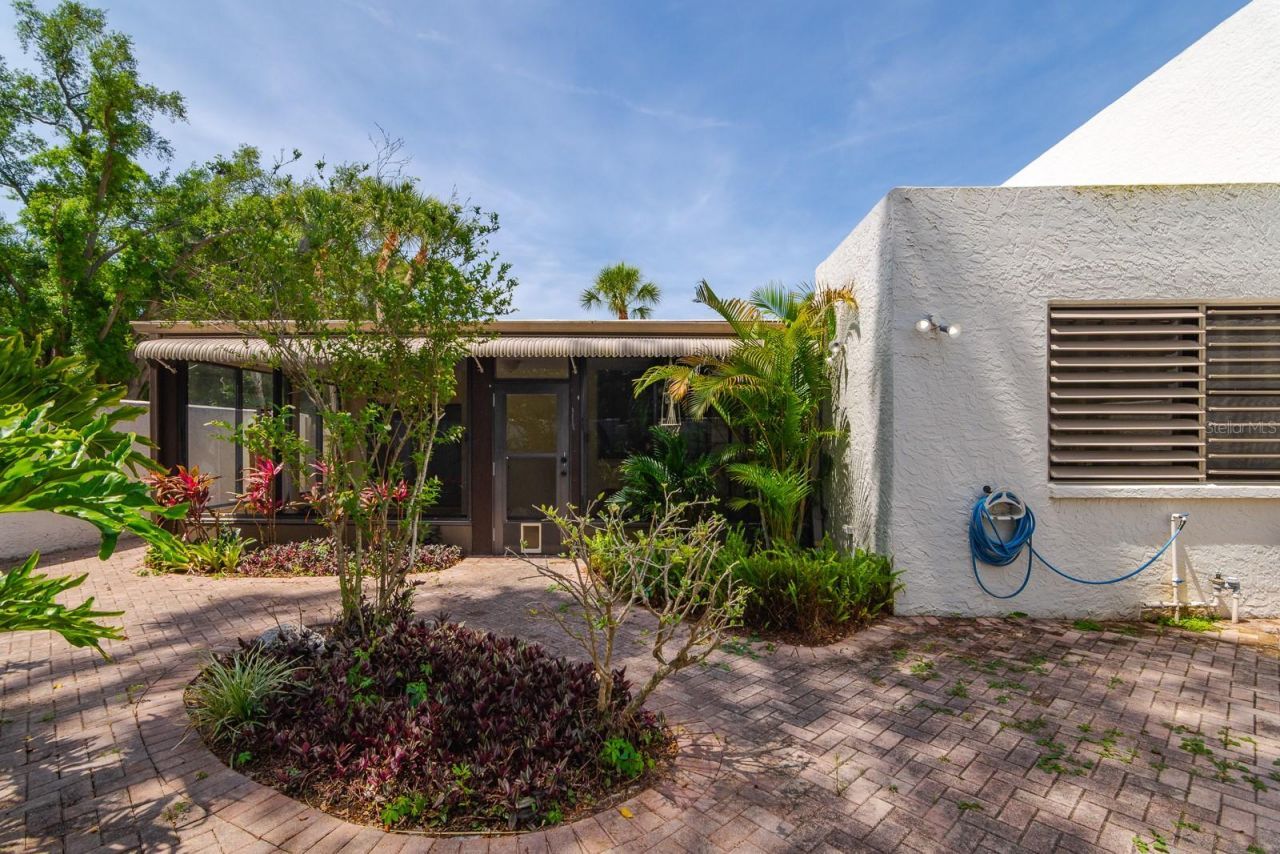318 Timberlake Drive, Bradenton, FL 34210 Photo
