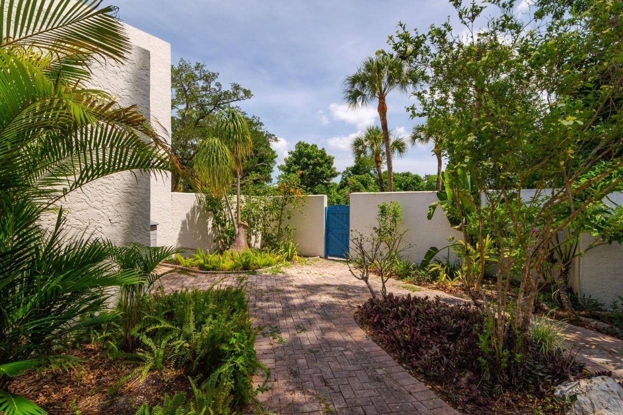 318 Timberlake Drive, Bradenton, FL 34210 Photo