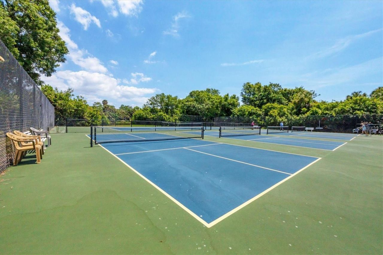 318 Timberlake Drive, Bradenton, FL 34210 Photo