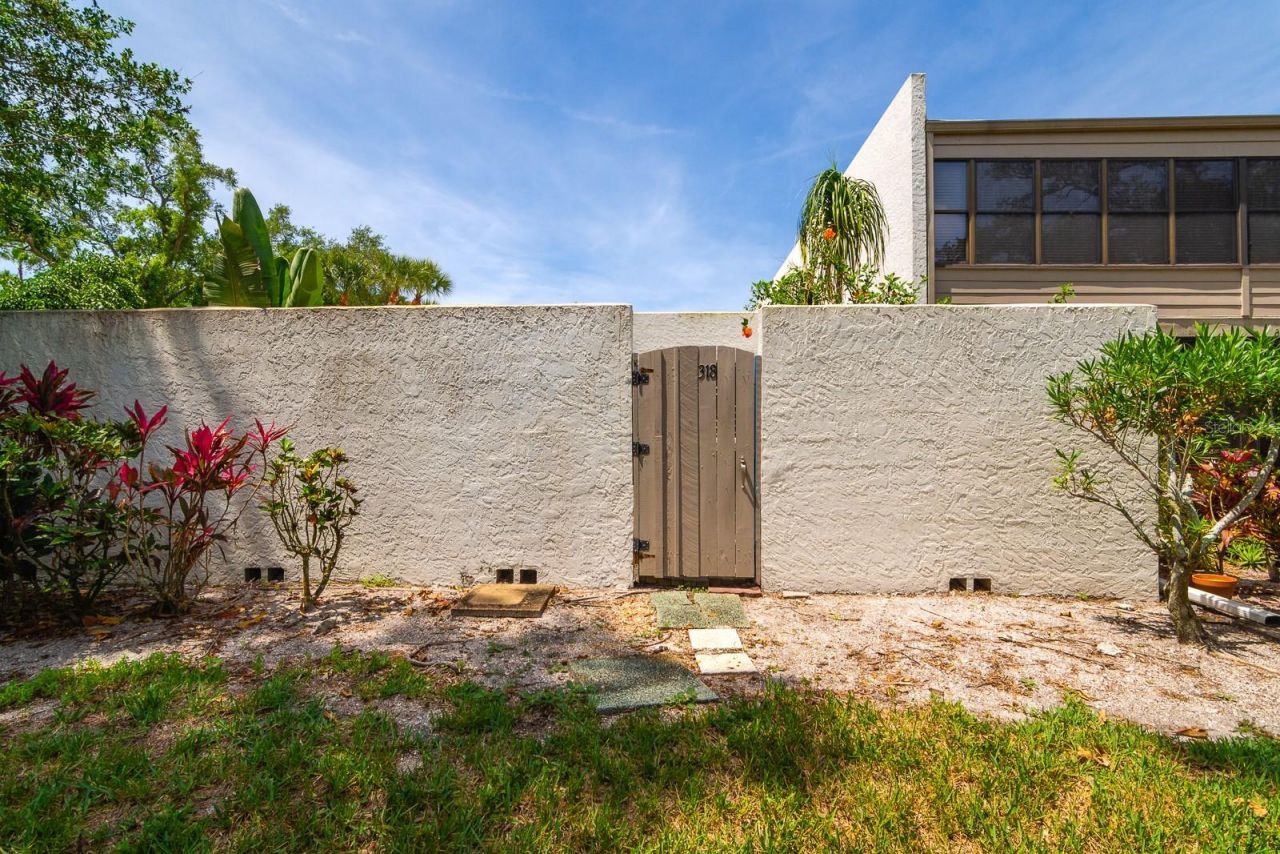 318 Timberlake Drive, Bradenton, FL 34210 Photo