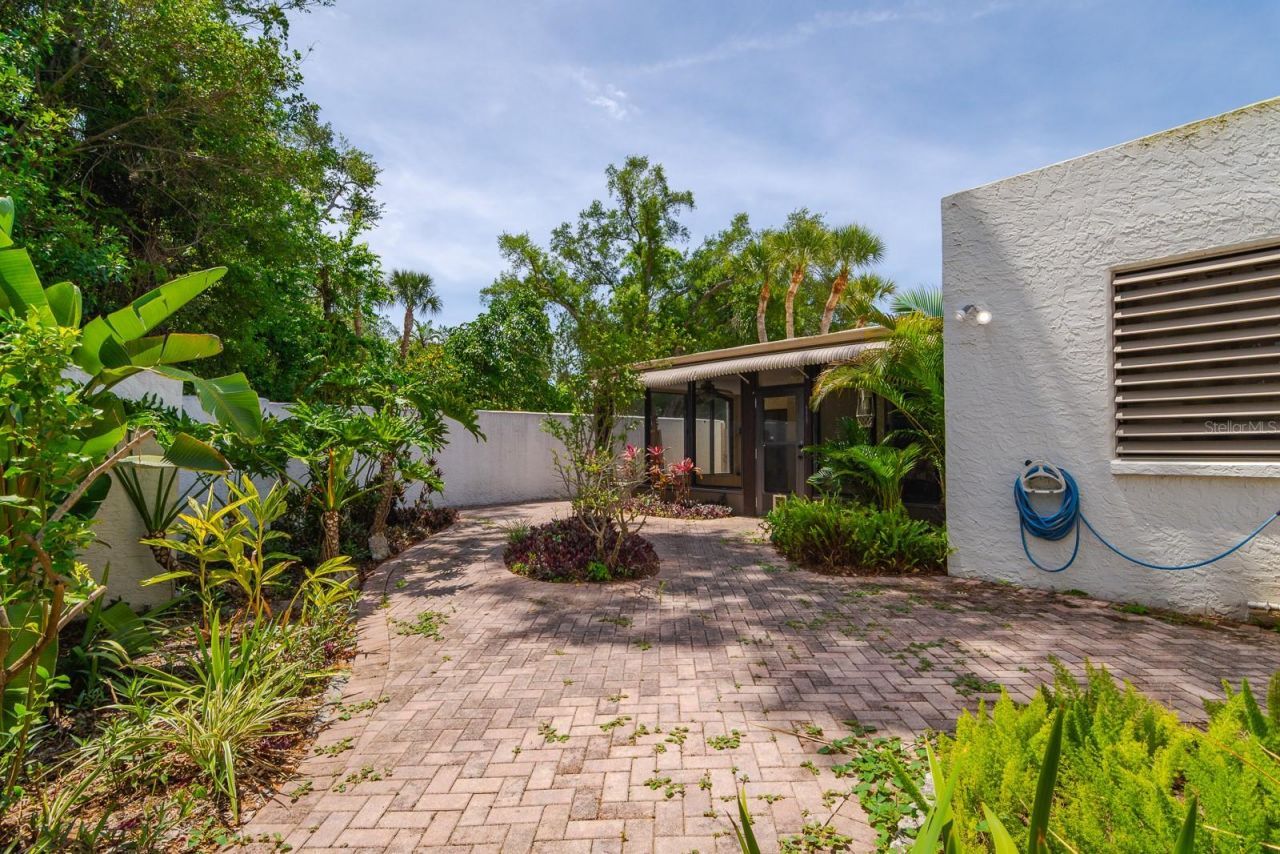 318 Timberlake Drive, Bradenton, FL 34210 Photo