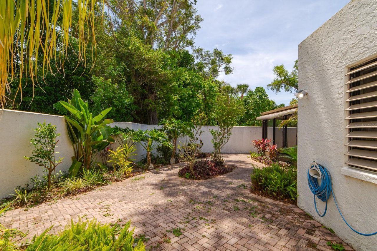 318 Timberlake Drive, Bradenton, FL 34210 Photo