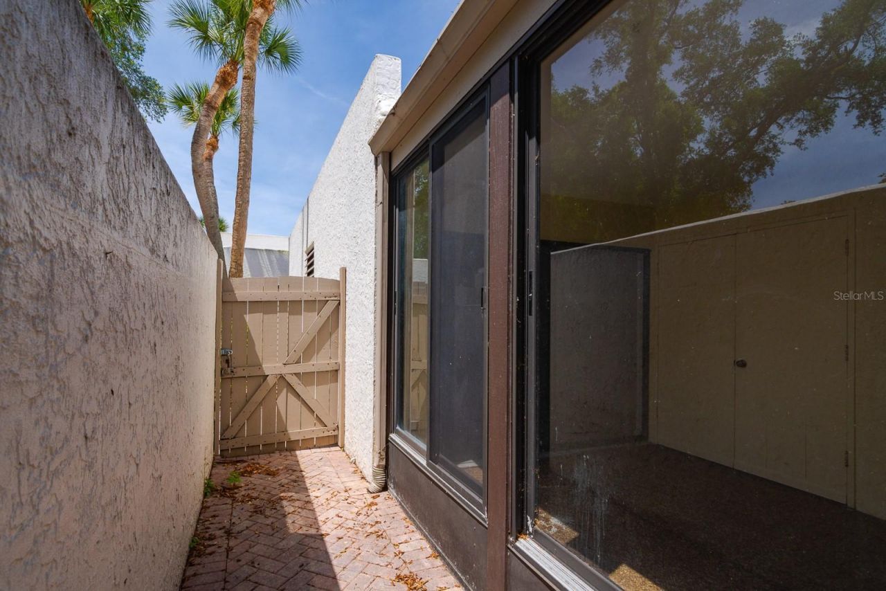 318 Timberlake Drive, Bradenton, FL 34210 Photo