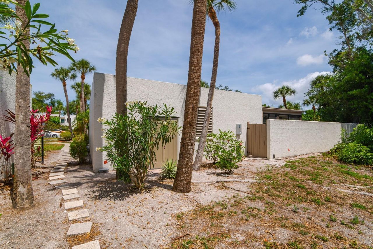 318 Timberlake Drive, Bradenton, FL 34210 Photo