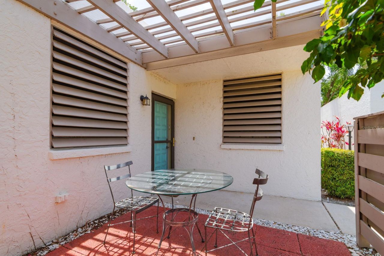 318 Timberlake Drive, Bradenton, FL 34210 Photo