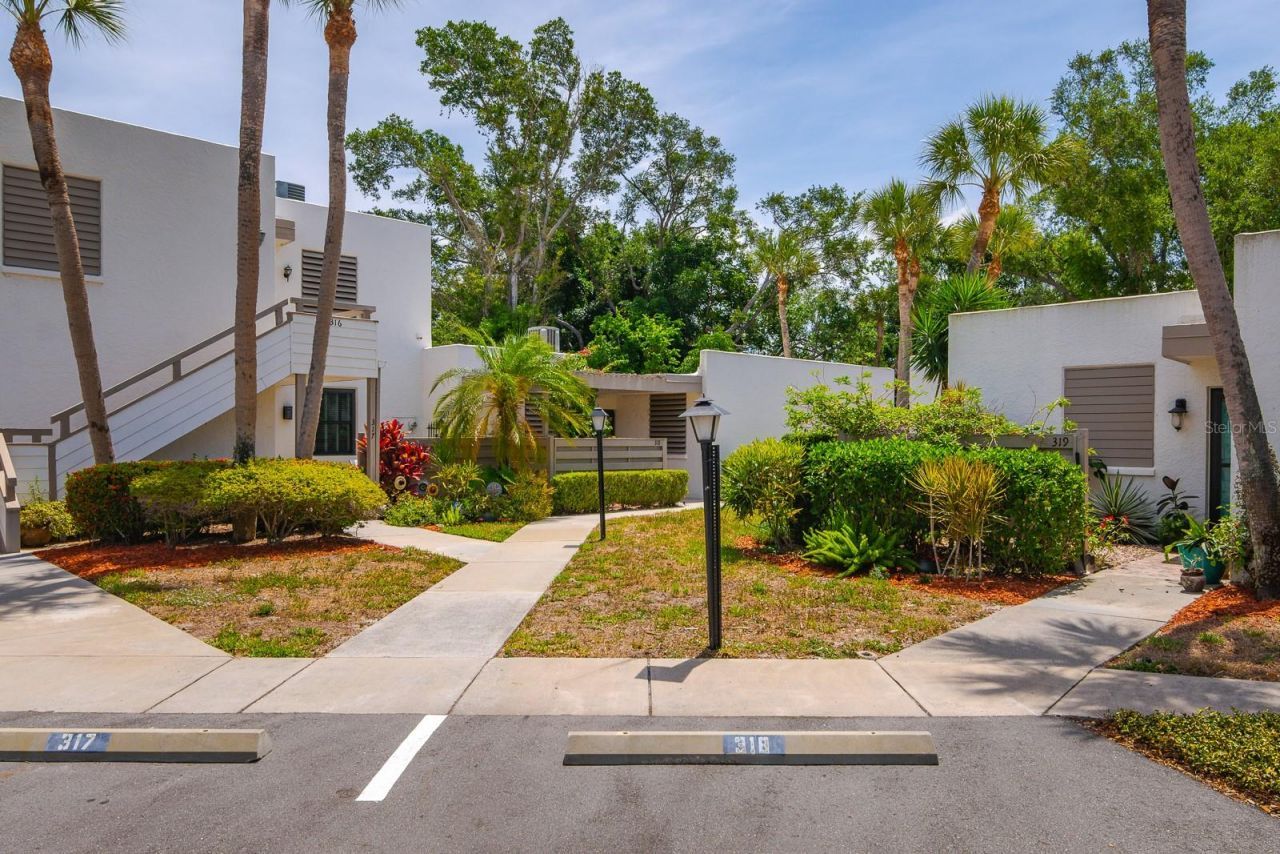 318 Timberlake Drive, Bradenton, FL 34210 Photo