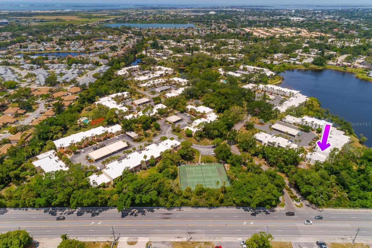318 Timberlake Drive, Bradenton, FL 34210 Photo