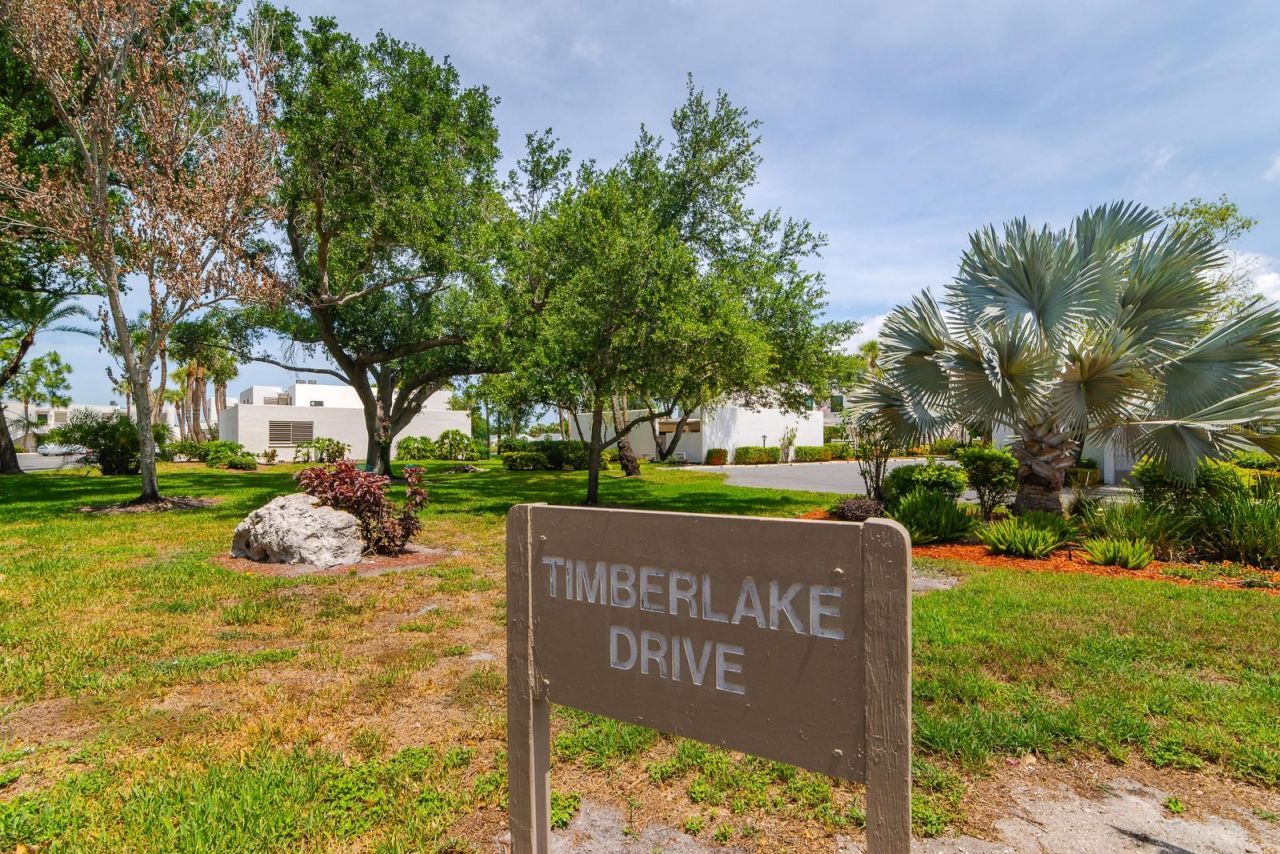 318 Timberlake Drive, Bradenton, FL 34210 Photo