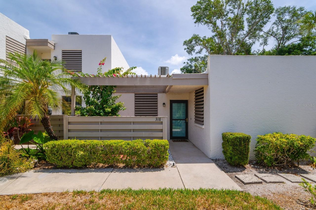 318 Timberlake Drive, Bradenton, FL 34210 Photo