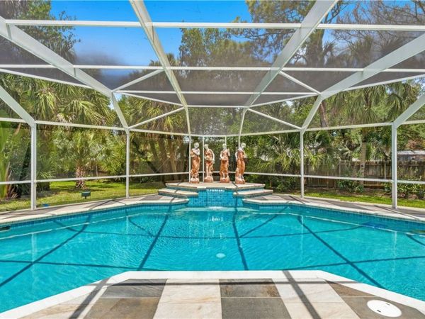480 38th Court, Vero Beach, FL 32968