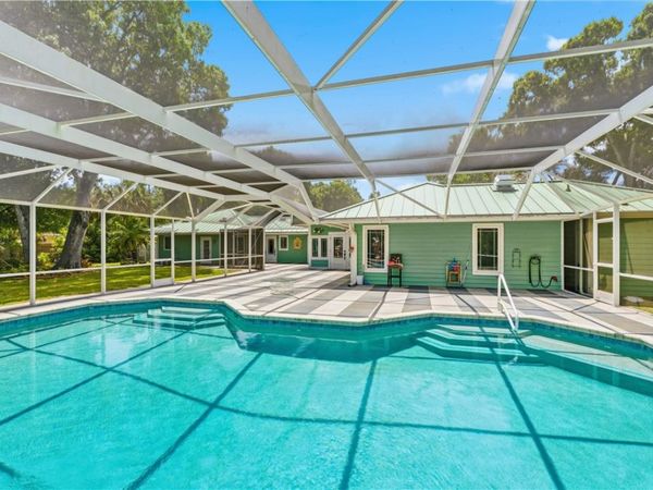 480 38th Court, Vero Beach, FL 32968