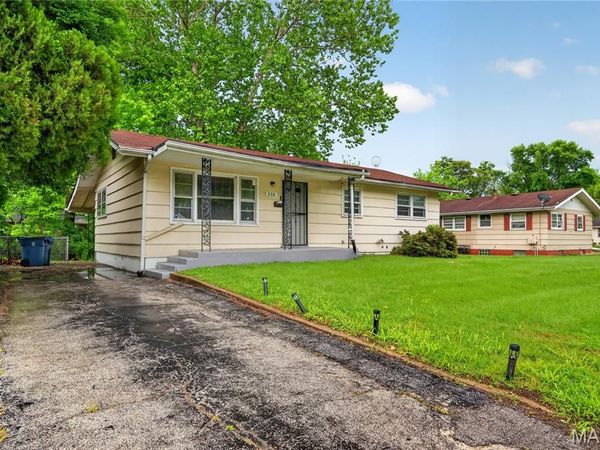 236 Forestwood Drive , St Louis, MO 63135