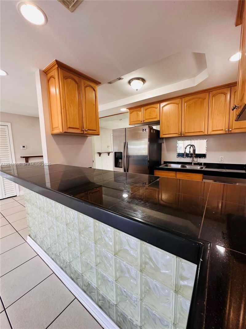 2033 Calais Dr , Unit 5, Miami Beach, FL 33141 Photo