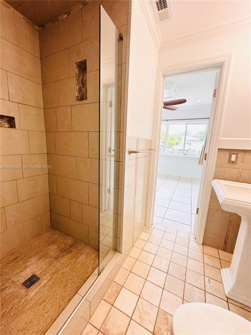 2033 Calais Dr, Unit 5, Miami Beach, FL 33141 Photo