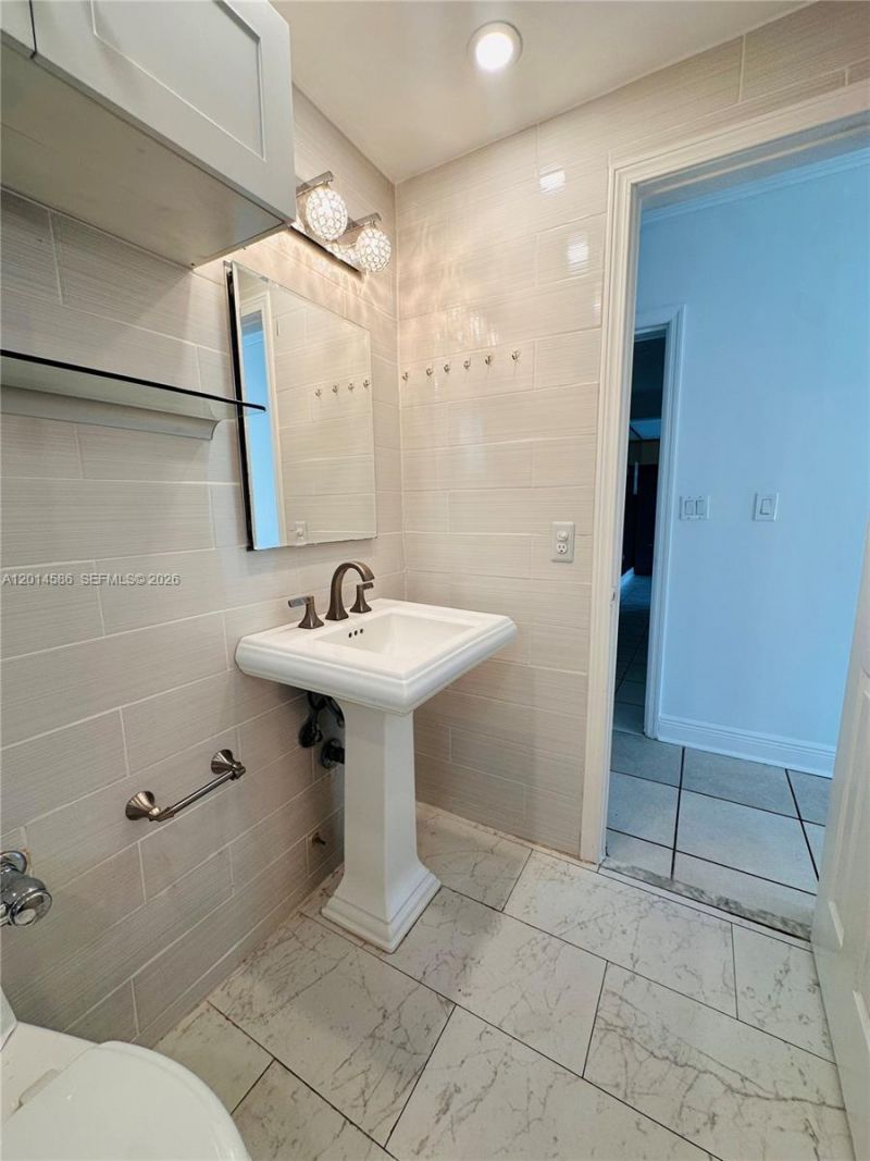 2033 Calais Dr , Unit 5, Miami Beach, FL 33141 Photo