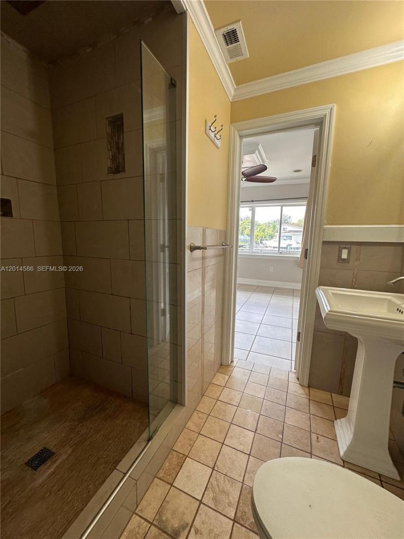 2033 Calais Dr , Unit 5, Miami Beach, FL 33141 Photo