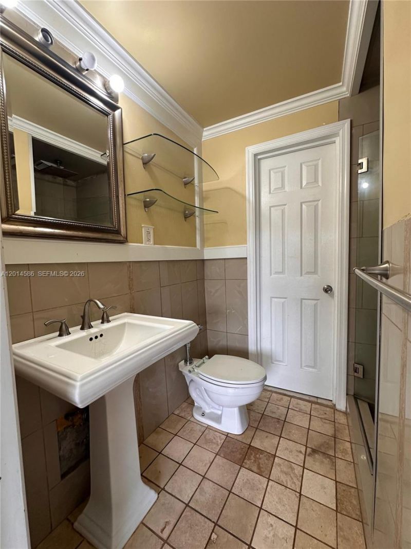2033 Calais Dr , Unit 5, Miami Beach, FL 33141 Photo