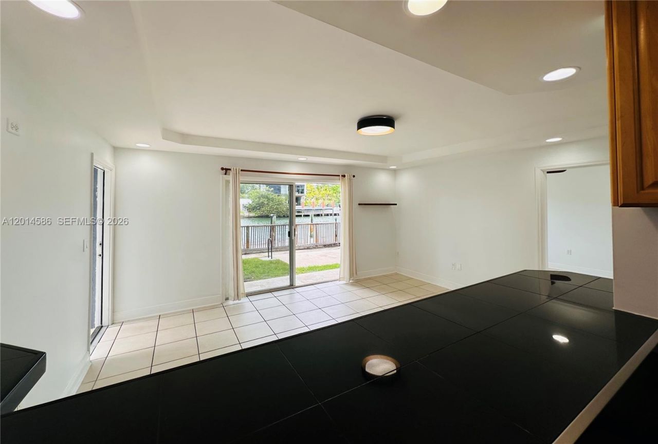 2033 Calais Dr, Unit 5, Miami Beach, FL 33141 Photo