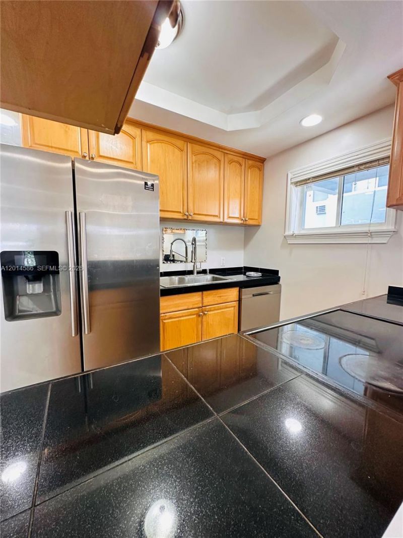 2033 Calais Dr , Unit 5, Miami Beach, FL 33141 Photo