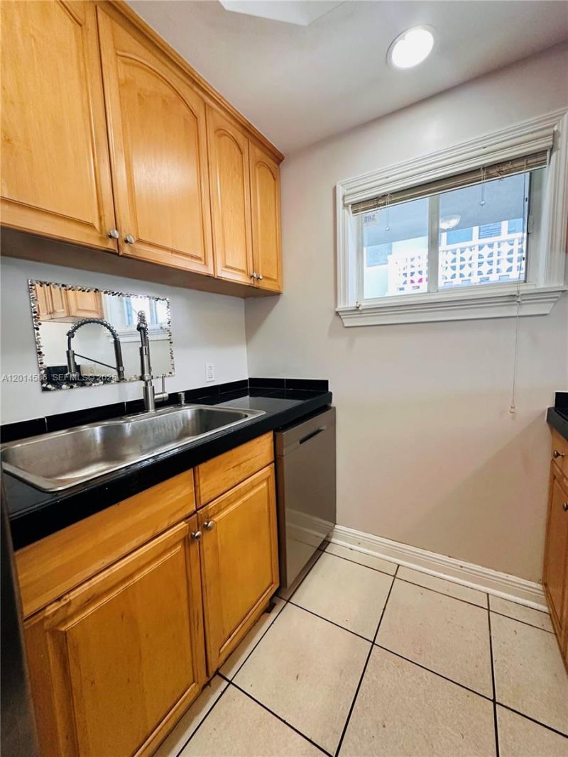 2033 Calais Dr , Unit 5, Miami Beach, FL 33141 Photo