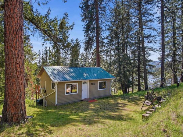 14149 N Shallow Beach Ln, Newman Lake, WA 99025