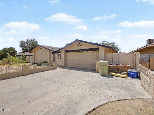 8926 N 55TH Avenue, Glendale, AZ 85302