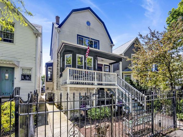 3721 W Shakespeare Avenue, Chicago, IL 60647
