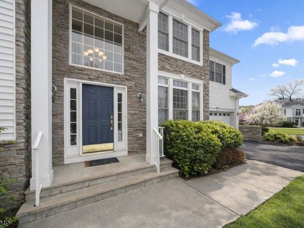 48 Bovensiepen Ct, Roseland, NJ 07068