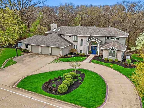 3711 Forest Gate Dr. NE, Iowa City, IA 52240