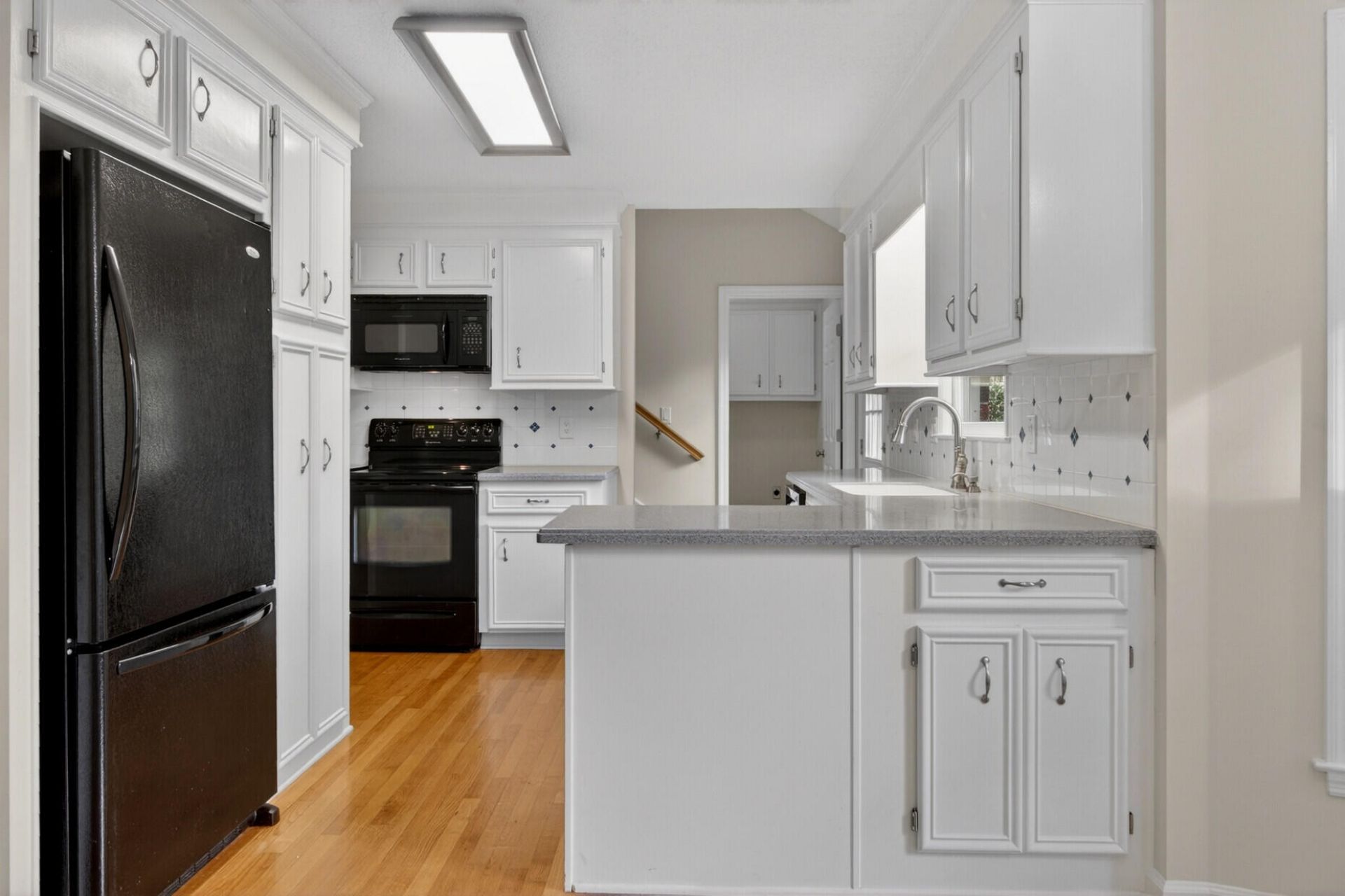 200 Loch Lomond Street Photo 13