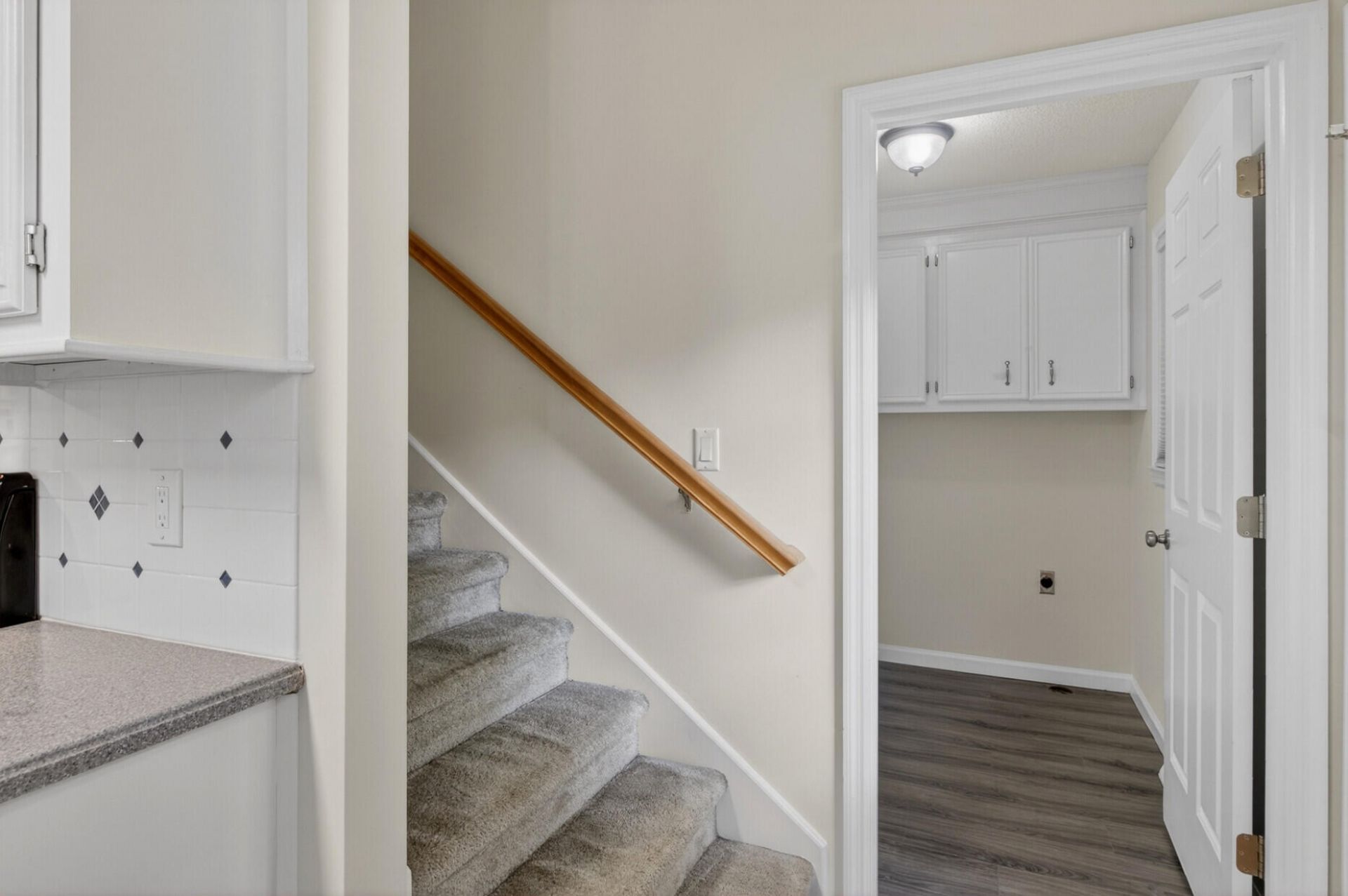 200 Loch Lomond Street Photo 16