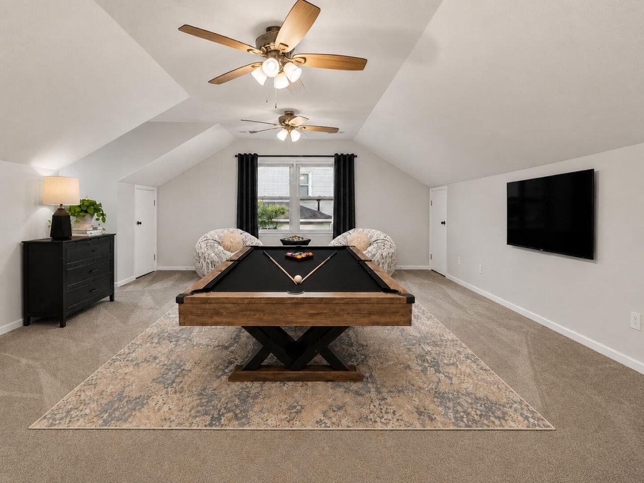 200 Loch Lomond Street Photo 18