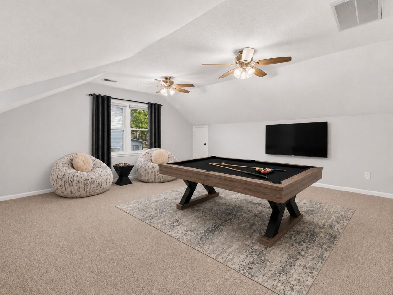 200 Loch Lomond Street Photo 20