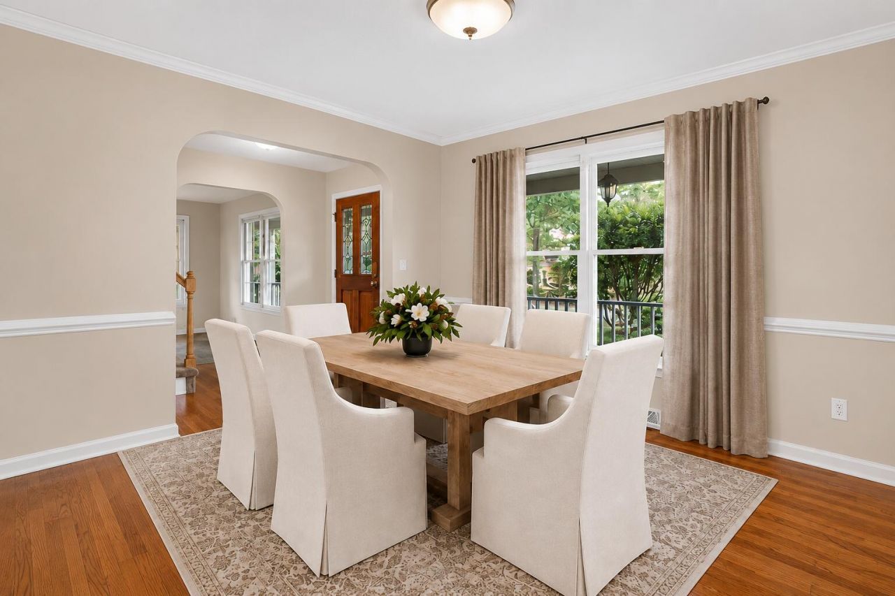 200 Loch Lomond Street Photo 22